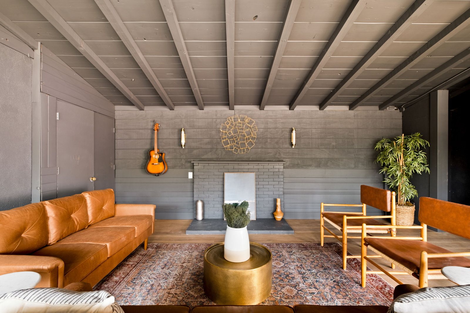 Gale Avenue bonus lounge